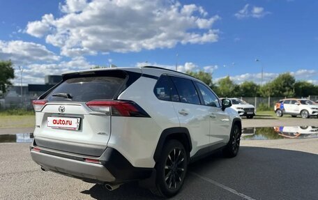 Toyota RAV4, 2019 год, 3 450 000 рублей, 4 фотография