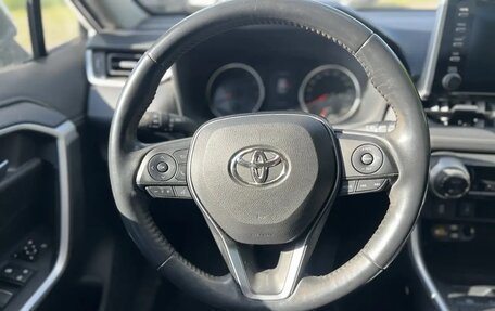 Toyota RAV4, 2019 год, 3 450 000 рублей, 9 фотография
