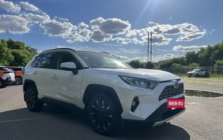 Toyota RAV4, 2019 год, 3 450 000 рублей, 5 фотография