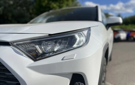 Toyota RAV4, 2019 год, 3 450 000 рублей, 15 фотография
