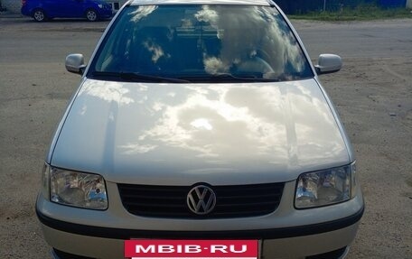Volkswagen Polo III рестайлинг, 2000 год, 205 000 рублей, 2 фотография