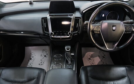 Toyota Crown, 2019 год, 3 899 000 рублей, 16 фотография
