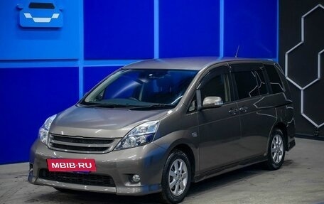Toyota ISis I, 2012 год, 1 360 000 рублей, 2 фотография