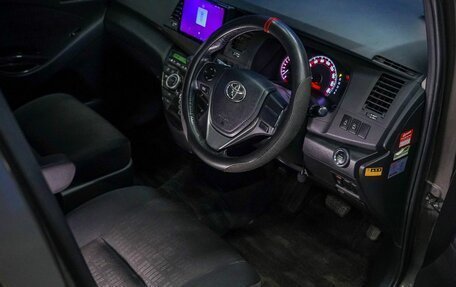 Toyota ISis I, 2012 год, 1 360 000 рублей, 11 фотография