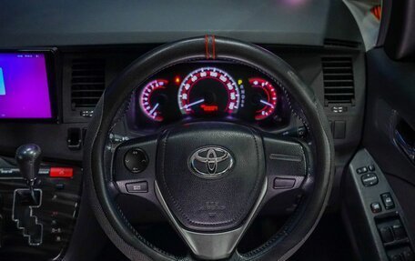 Toyota ISis I, 2012 год, 1 360 000 рублей, 25 фотография