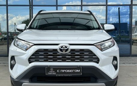 Toyota RAV4, 2020 год, 3 650 000 рублей, 8 фотография