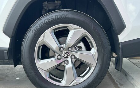 Toyota RAV4, 2020 год, 3 650 000 рублей, 9 фотография