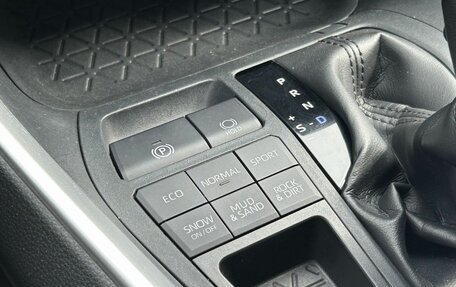 Toyota RAV4, 2020 год, 3 650 000 рублей, 19 фотография