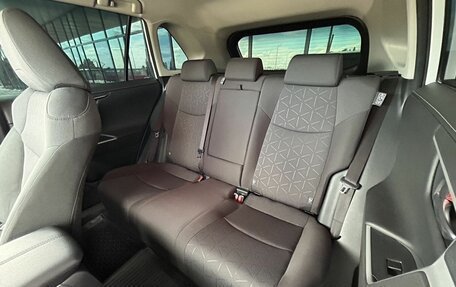 Toyota RAV4, 2020 год, 3 650 000 рублей, 27 фотография