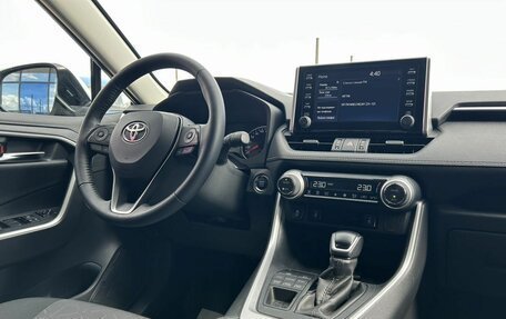 Toyota RAV4, 2020 год, 3 650 000 рублей, 26 фотография