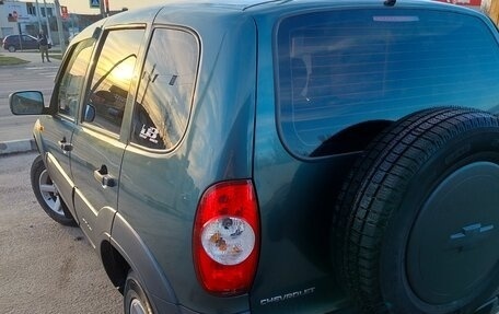 Chevrolet Niva I рестайлинг, 2010 год, 820 000 рублей, 3 фотография