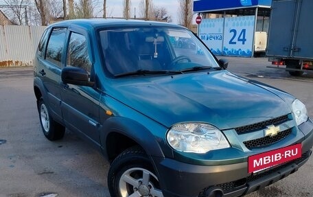Chevrolet Niva I рестайлинг, 2010 год, 820 000 рублей, 5 фотография