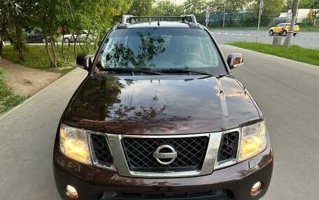 Nissan Navara (Frontier), 2010 год, 1 785 000 рублей, 3 фотография