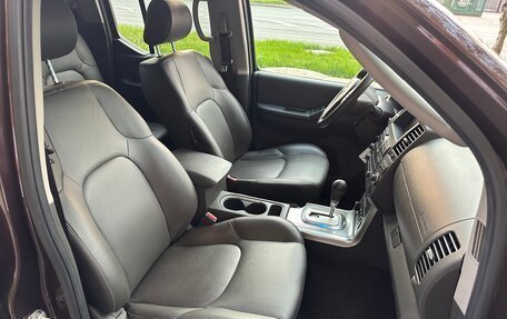 Nissan Navara (Frontier), 2010 год, 1 785 000 рублей, 23 фотография