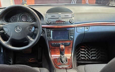 Mercedes-Benz E-Класс, 2003 год, 1 500 000 рублей, 14 фотография