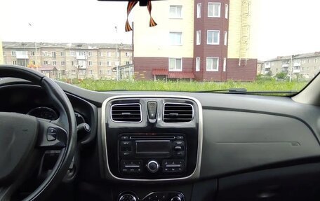 Renault Sandero II рестайлинг, 2015 год, 690 000 рублей, 2 фотография