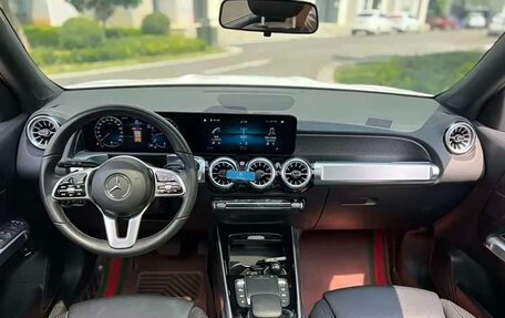 Mercedes-Benz GLB, 2022 год, 1 950 000 рублей, 4 фотография