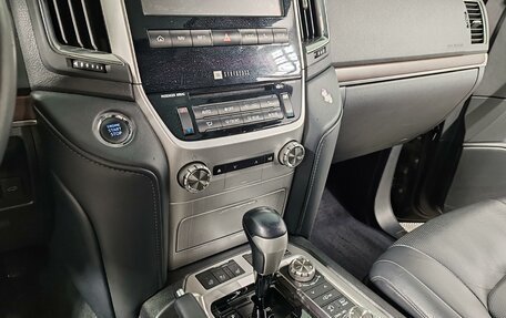 Toyota Land Cruiser 200, 2016 год, 5 499 000 рублей, 20 фотография
