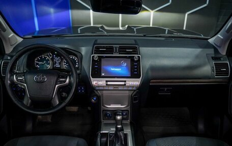 Toyota Land Cruiser Prado 150 рестайлинг 2, 2017 год, 4 652 600 рублей, 12 фотография