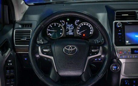 Toyota Land Cruiser Prado 150 рестайлинг 2, 2017 год, 4 652 600 рублей, 24 фотография