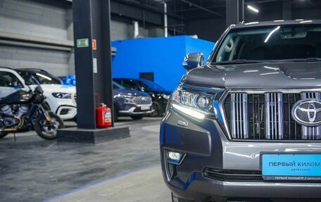 Toyota Land Cruiser Prado 150 рестайлинг 2, 2017 год, 4 652 600 рублей, 26 фотография