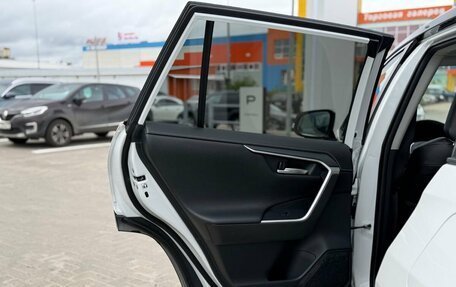 Toyota RAV4, 2020 год, 3 150 000 рублей, 12 фотография