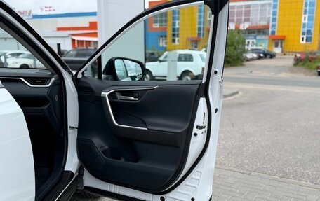 Toyota RAV4, 2020 год, 3 150 000 рублей, 8 фотография