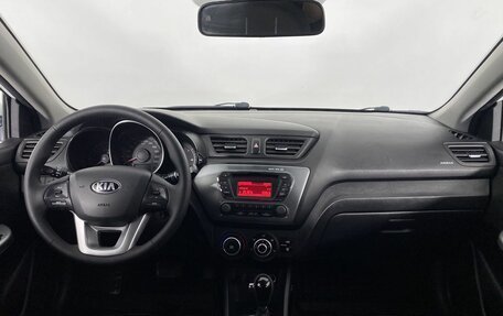 KIA Rio III рестайлинг, 2015 год, 890 000 рублей, 15 фотография