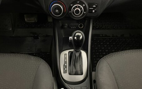 KIA Rio III рестайлинг, 2015 год, 890 000 рублей, 16 фотография