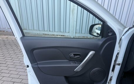 Renault Logan II, 2018 год, 679 000 рублей, 10 фотография