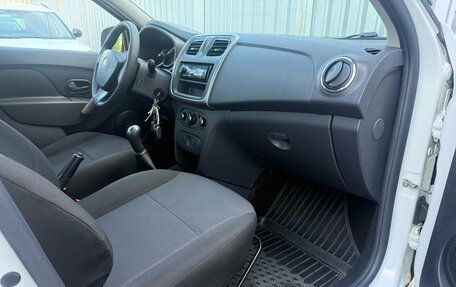 Renault Logan II, 2018 год, 679 000 рублей, 15 фотография