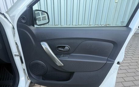 Renault Logan II, 2018 год, 679 000 рублей, 14 фотография