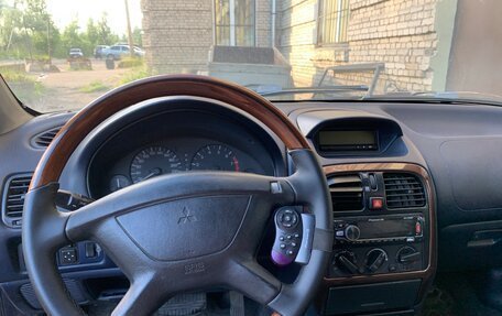 Mitsubishi Carisma I, 2000 год, 180 000 рублей, 6 фотография