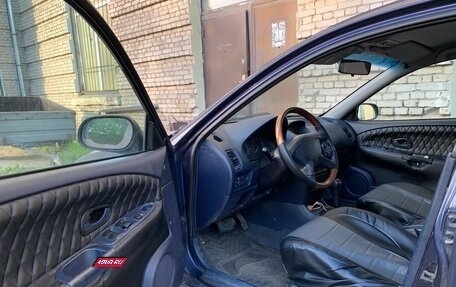 Mitsubishi Carisma I, 2000 год, 180 000 рублей, 4 фотография