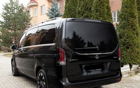 Mercedes-Benz V-Класс, 2024 год, 9 300 000 рублей, 3 фотография