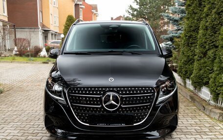 Mercedes-Benz V-Класс, 2024 год, 9 300 000 рублей, 4 фотография