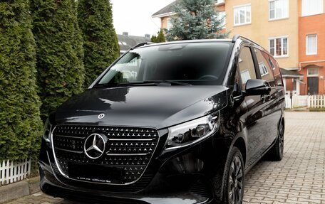 Mercedes-Benz V-Класс, 2024 год, 9 300 000 рублей, 2 фотография