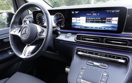 Mercedes-Benz V-Класс, 2024 год, 9 300 000 рублей, 13 фотография