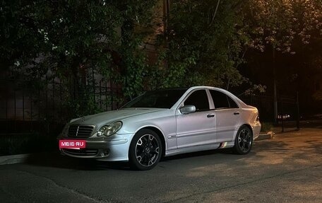 Mercedes-Benz C-Класс, 2004 год, 670 000 рублей, 2 фотография
