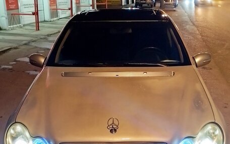 Mercedes-Benz C-Класс, 2004 год, 670 000 рублей, 3 фотография