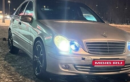 Mercedes-Benz C-Класс, 2004 год, 670 000 рублей, 7 фотография