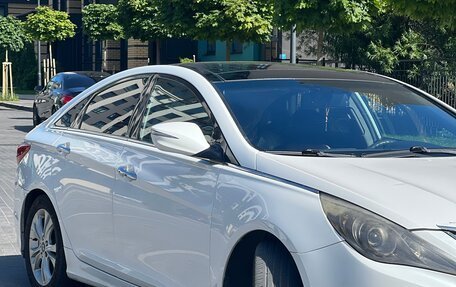 Hyundai Sonata VI, 2011 год, 875 000 рублей, 3 фотография