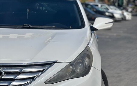 Hyundai Sonata VI, 2011 год, 875 000 рублей, 4 фотография