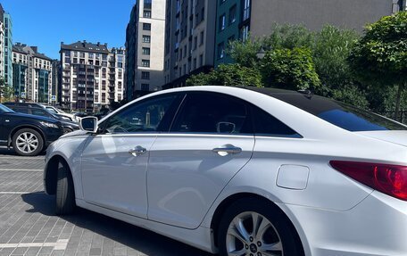 Hyundai Sonata VI, 2011 год, 875 000 рублей, 5 фотография