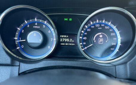 Hyundai Sonata VI, 2011 год, 875 000 рублей, 11 фотография