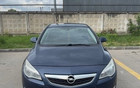 Opel Astra J, 2011 год, 610 000 рублей, 1 фотография