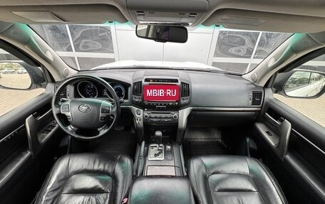 Toyota Land Cruiser 200, 2011 год, 2 880 000 рублей, 10 фотография