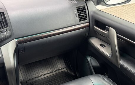 Toyota Land Cruiser 200, 2011 год, 2 880 000 рублей, 16 фотография