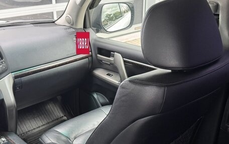 Toyota Land Cruiser 200, 2011 год, 2 880 000 рублей, 17 фотография