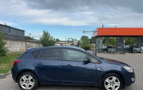 Opel Astra J, 2011 год, 610 000 рублей, 2 фотография